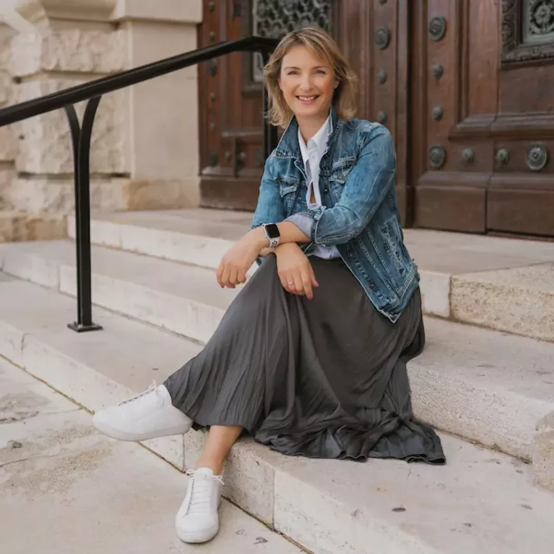 Diana Ispas - Your Tour Guide